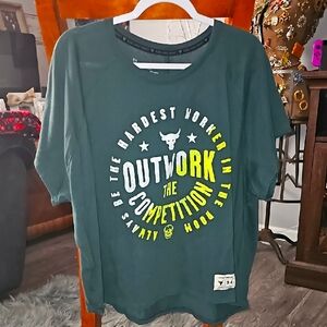 Under Armour womens UA loose fit sz xlg tshirt!!